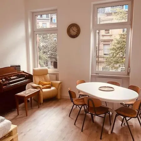 Kuenstlerisches Apartment Karlsruhe Exterior foto